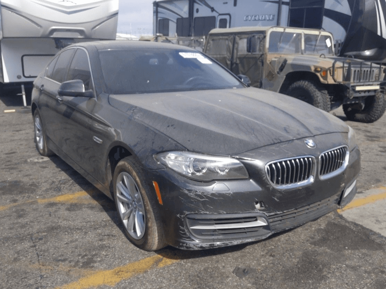 BMW Seria 5 528i Sedan la licitație, înainte de reparație