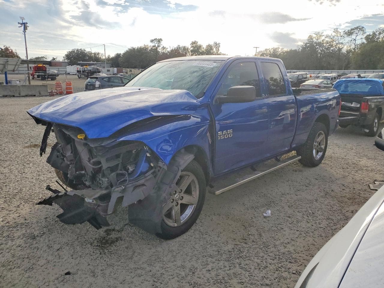 2017 Ram 1500 — lot COPART #99044405, Avariat Față