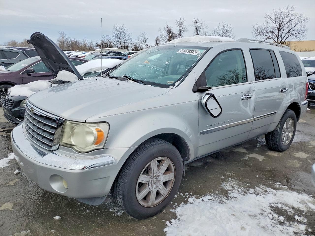 2009 Chrysler Aspen — lot COPART #73479345, Avariat Lateral