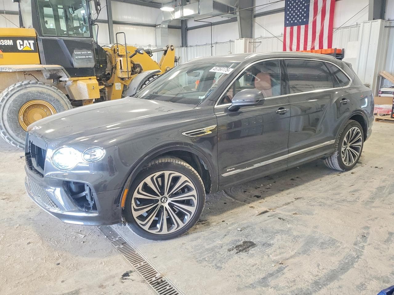 2023 Bentley Bentayga — lot COPART #46766176, Avariat Față