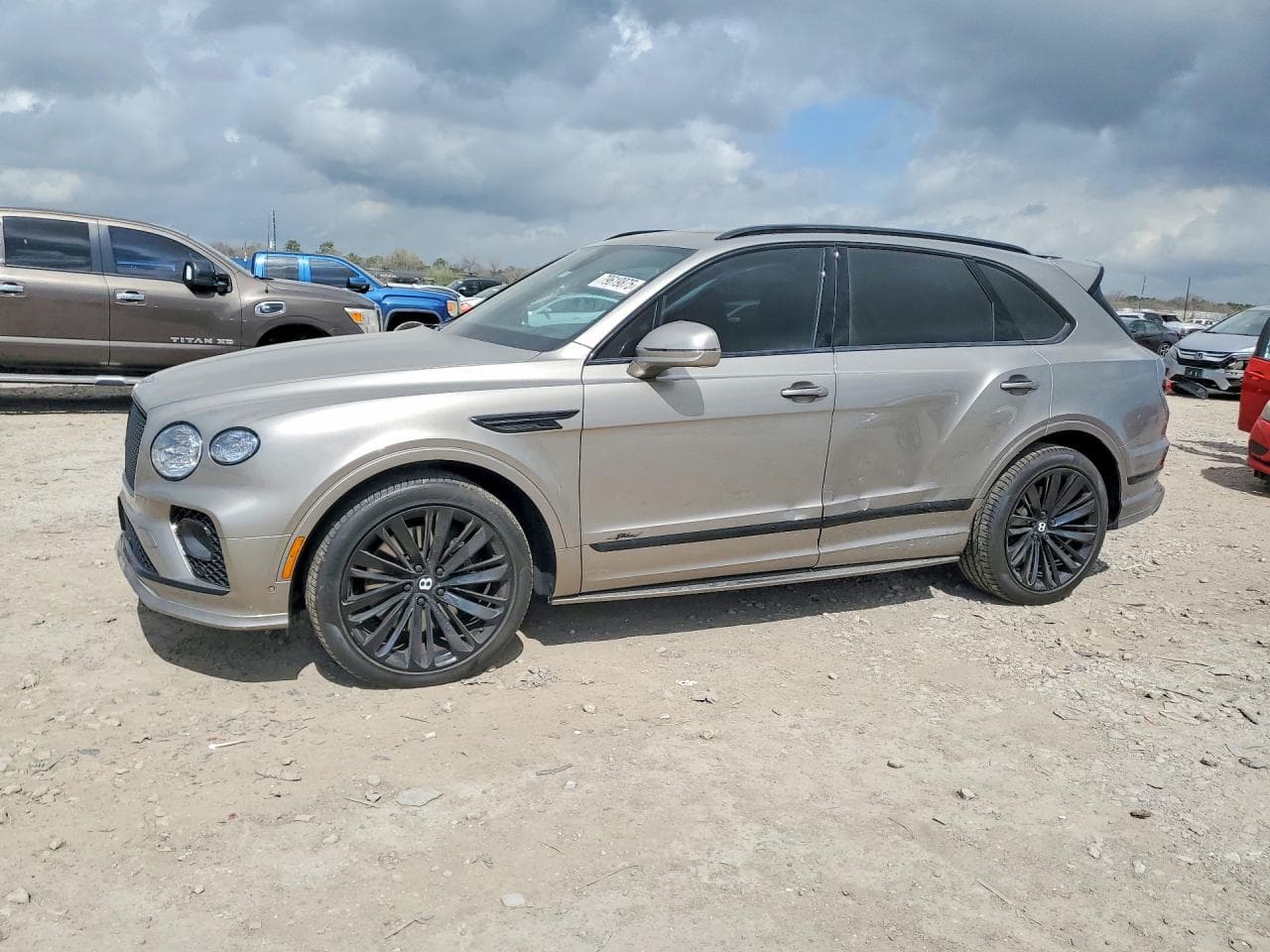 2022 Bentley Bentayga — lot COPART #79619875, Avariat Lateral