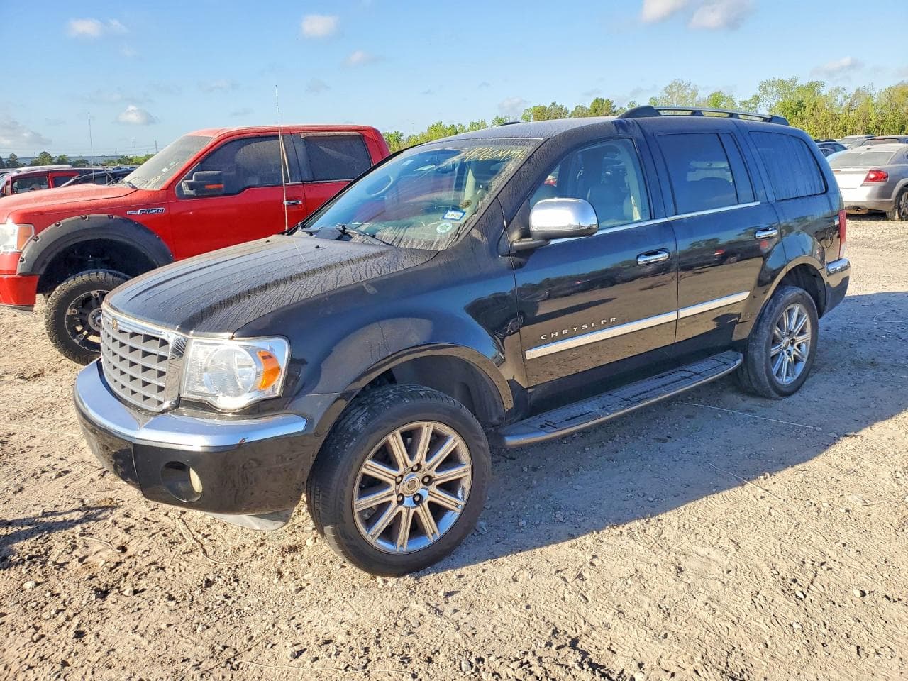 2007 Chrysler Aspen — lot COPART #47604316, Avariat Lateral