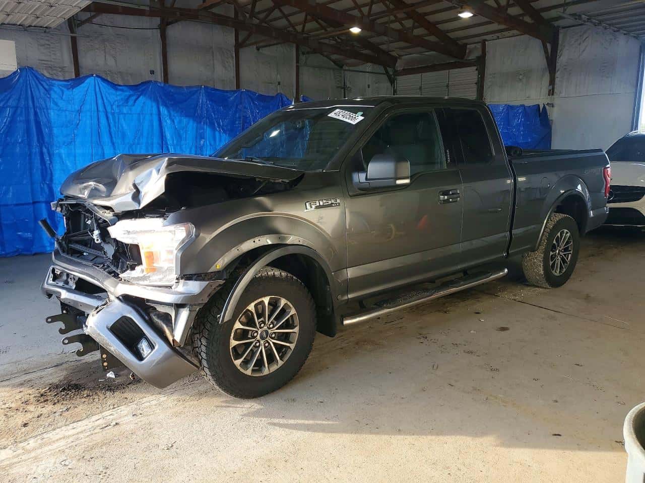 2018 Ford F-150 — lot COPART #48240566, Avariat Față