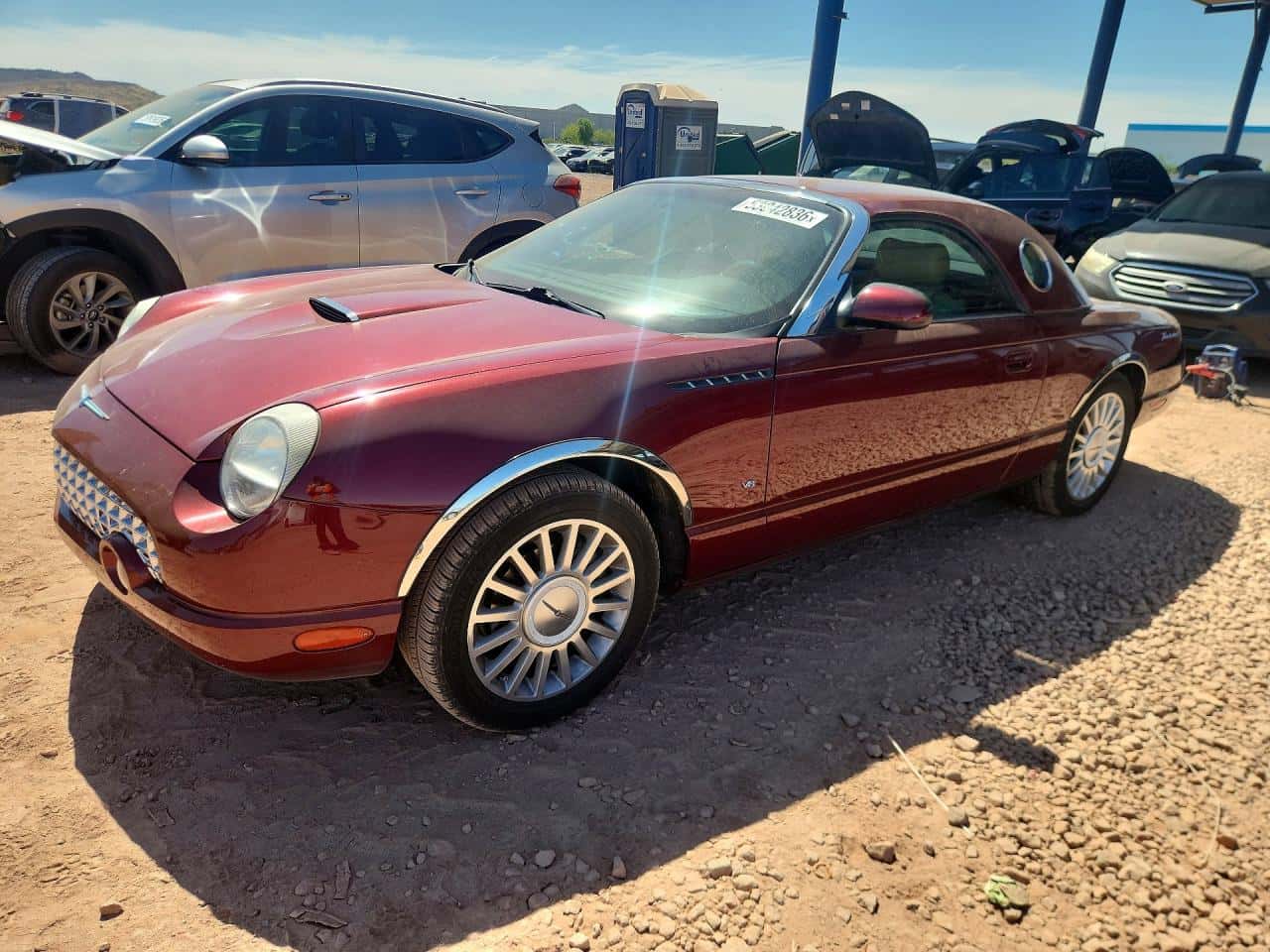 2004 Ford Thunderbird — lot COPART #53042836, Avariat Spate