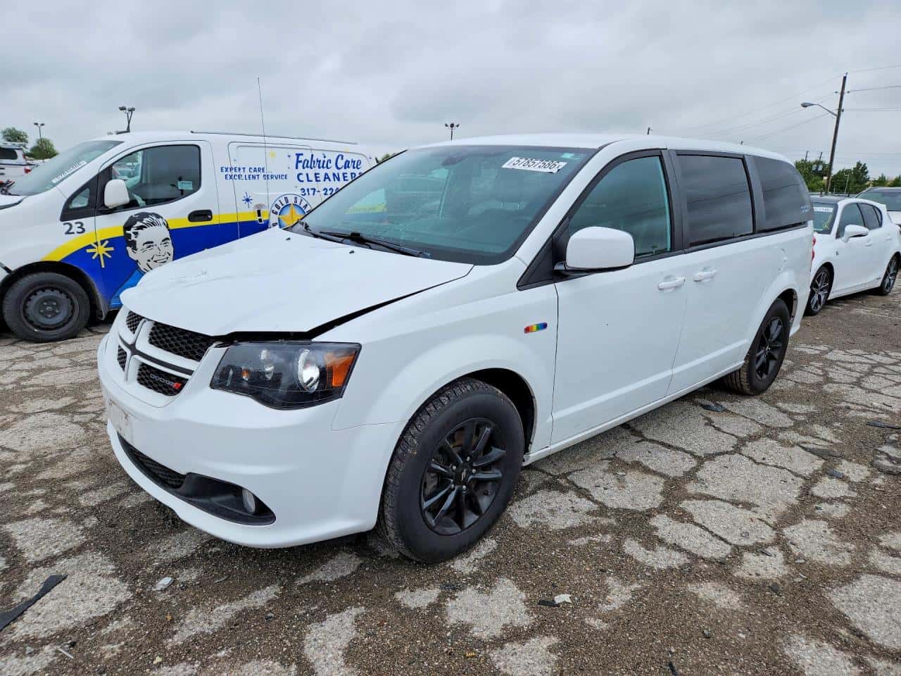 2020 Dodge Caravan — lot COPART #57857586, Avariat Față