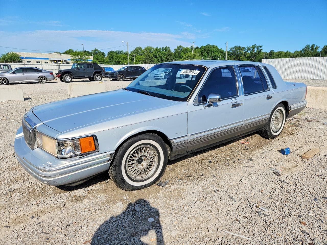 1993 Lincoln Town — lot COPART #58525976, Avariat Față
