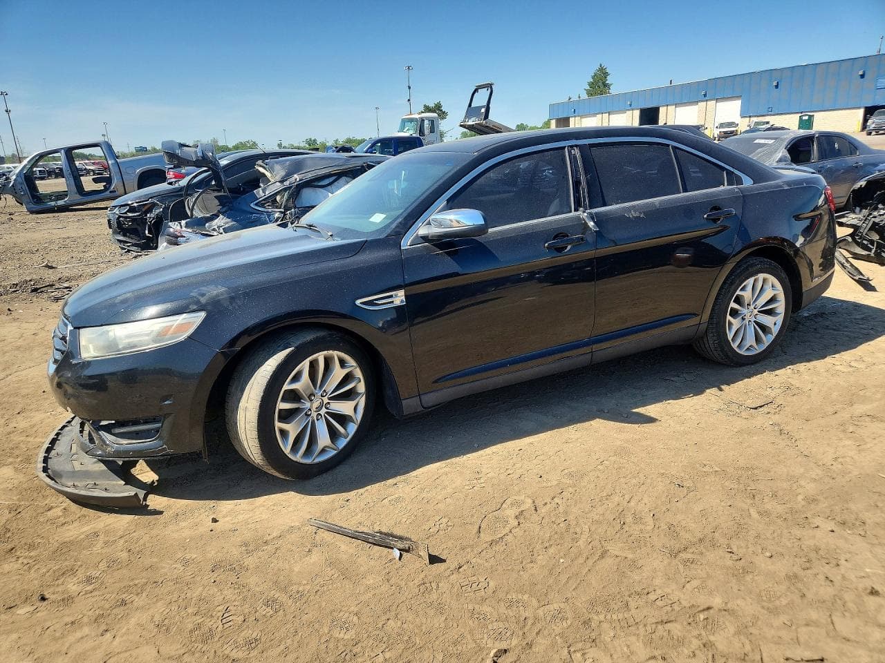 2013 Ford Taurus — lot COPART #54900746, Avariat Podea/Șasiu