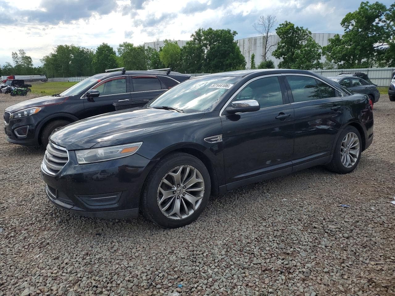 2014 Ford Taurus — lot COPART #57144106, Avariat Lateral