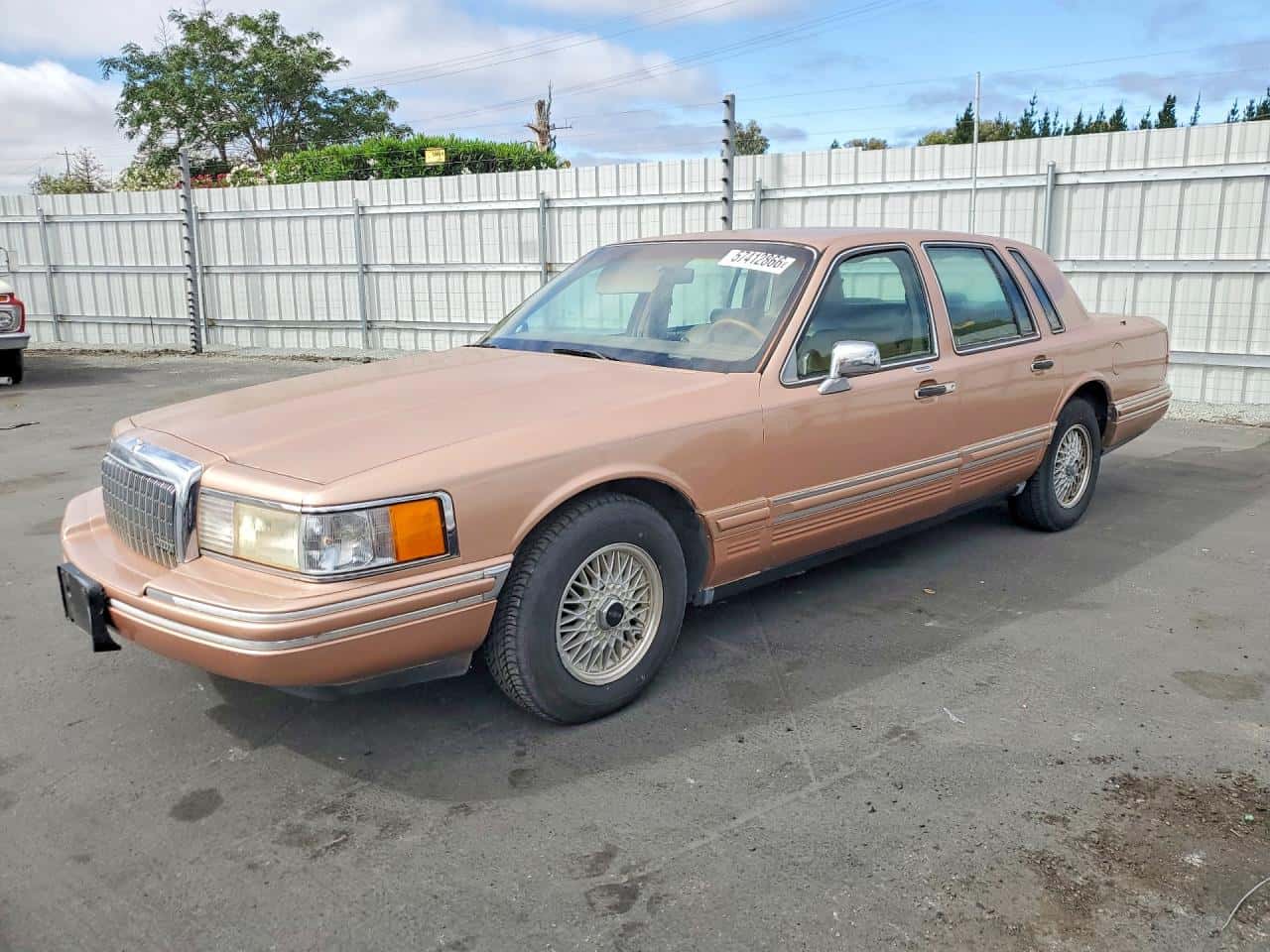 1994 Lincoln Town — lot COPART #57412866, Daune Minore