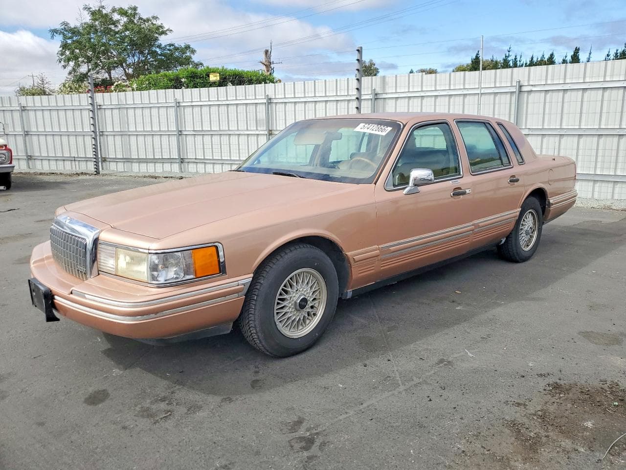 1994 Lincoln Town — lot COPART #57412866, Daune Minore