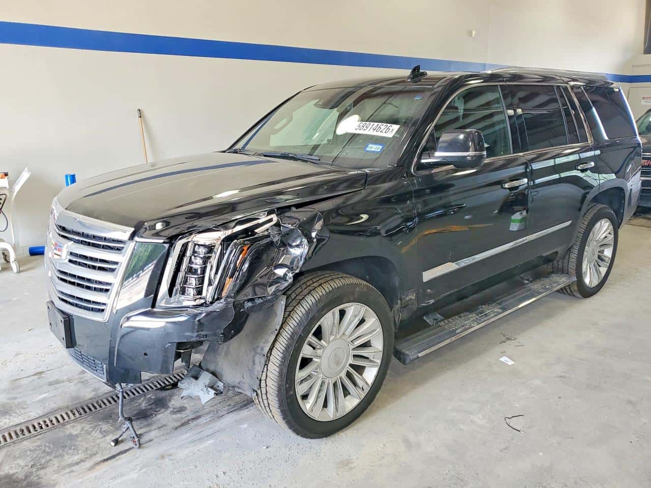 2016 Cadillac Escalade — lot COPART #58914626, Avariat Față