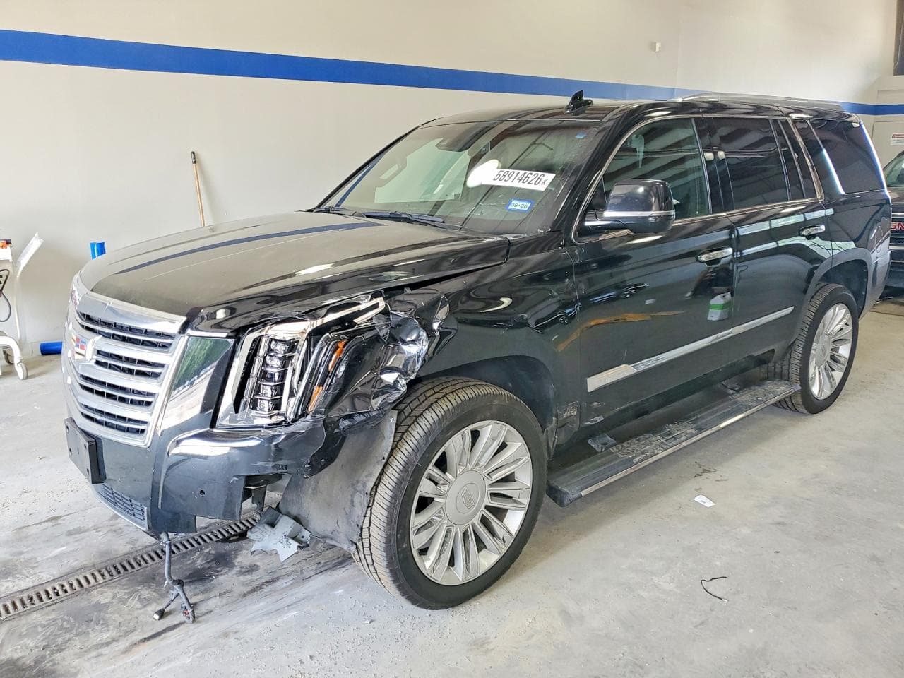 2016 Cadillac Escalade — lot COPART #58914626, Avariat Față
