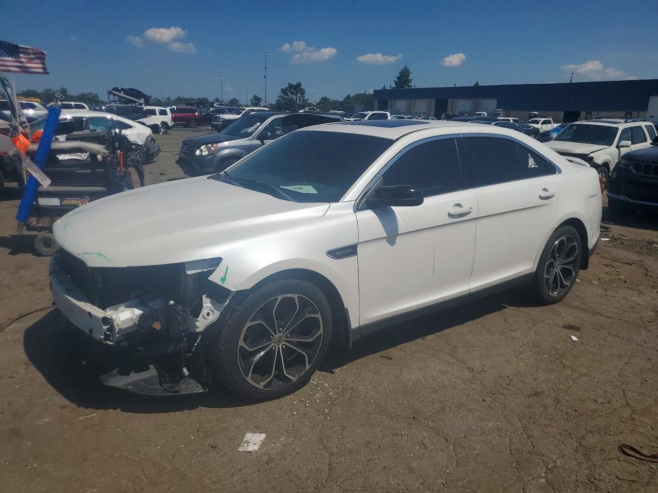 2013 Ford Taurus — lot COPART #59885156, Avariat Față