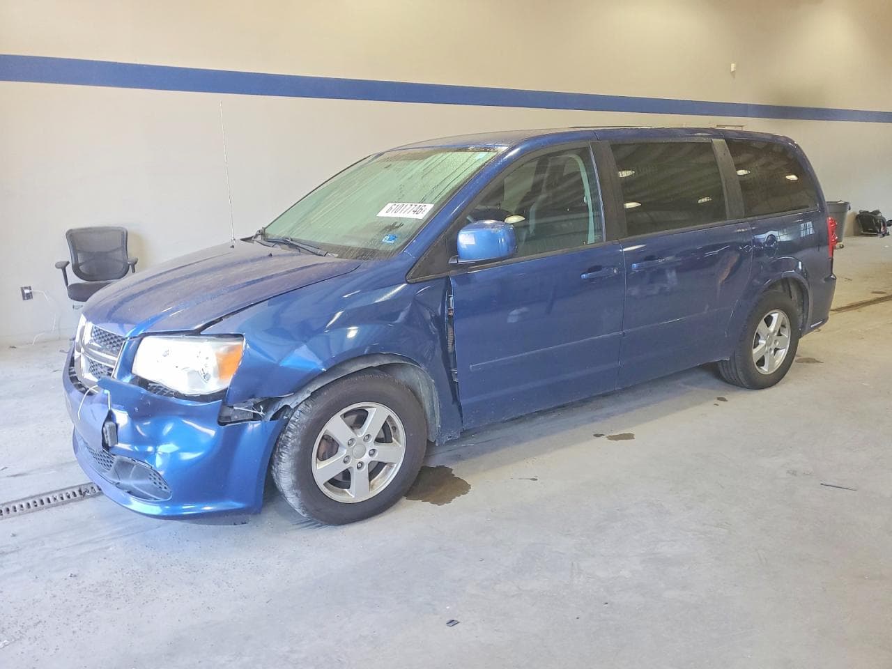 2011 Dodge Caravan — lot COPART #61017746, Avariat Față