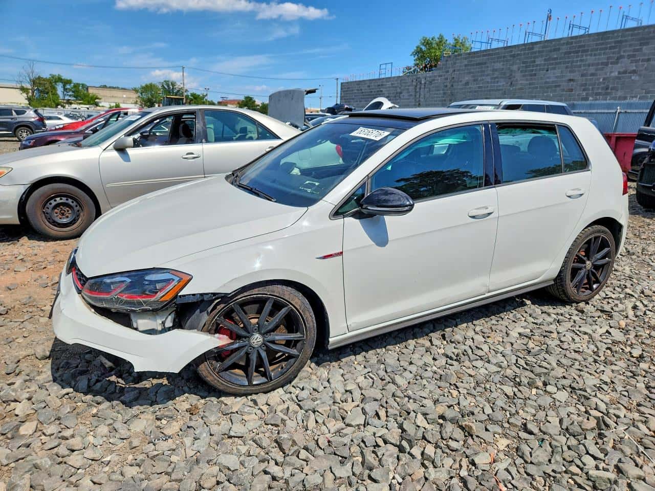 2021 Volkswagen GTI — lot COPART #65165716, Avariat Față