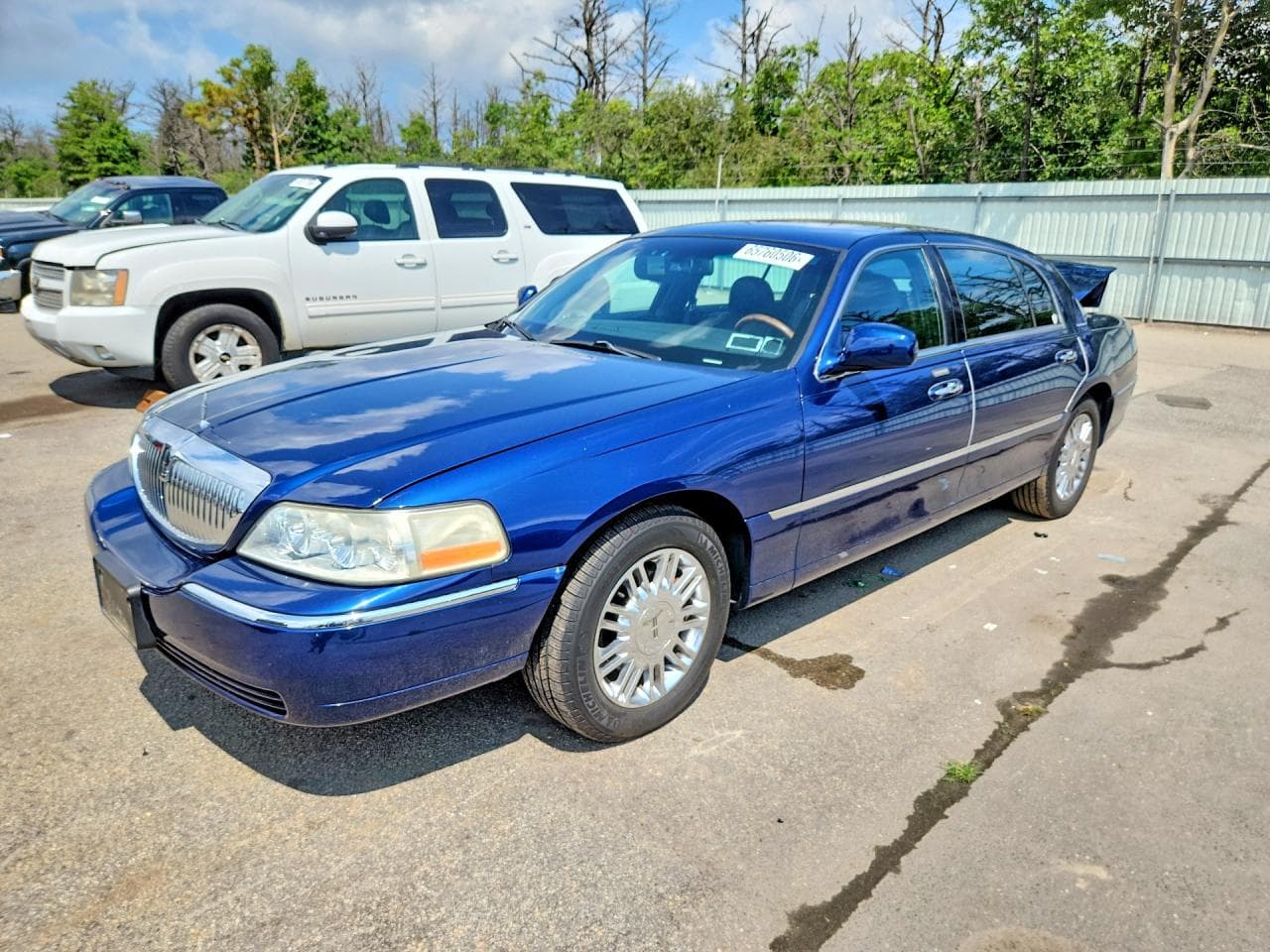 2008 Lincoln Town — lot COPART #65760506, Avariat Spate