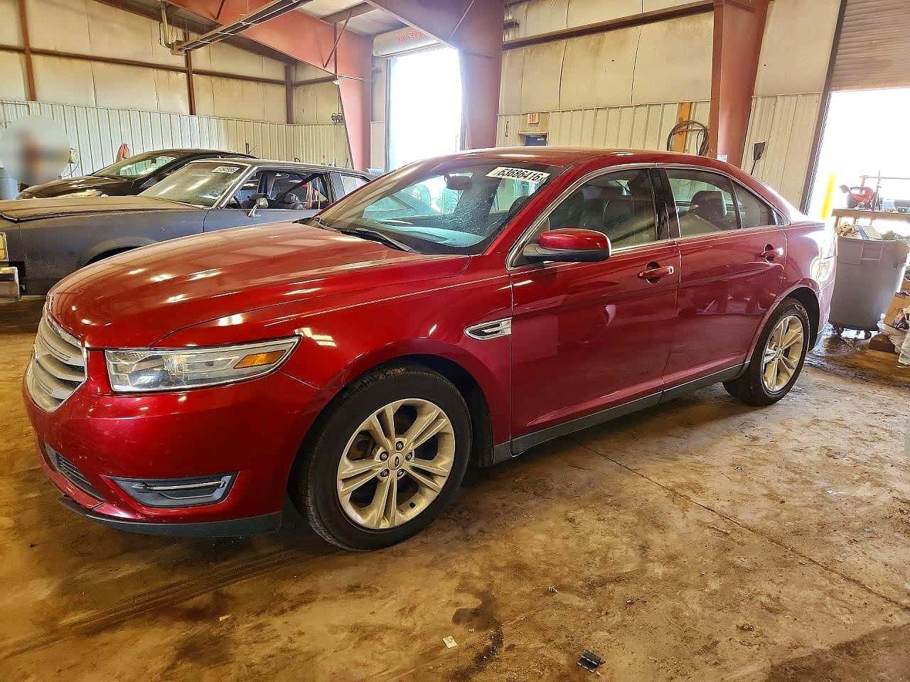 2013 Ford Taurus — lot COPART #63686416, Avariat Podea/Șasiu