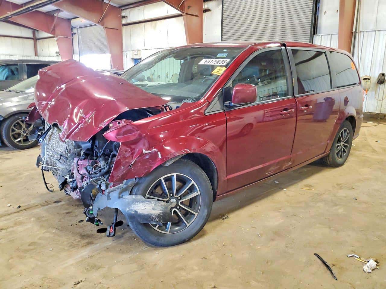 2019 Dodge Caravan — lot COPART #66179096, Avariat Față