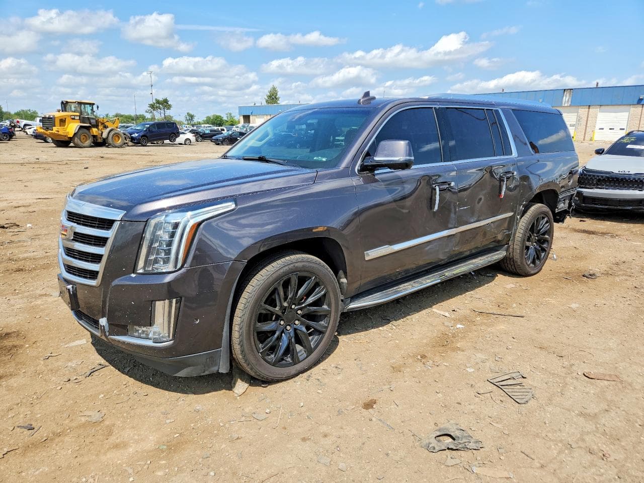 2017 Cadillac Escalade — lot COPART #64770936, Avariat Lateral