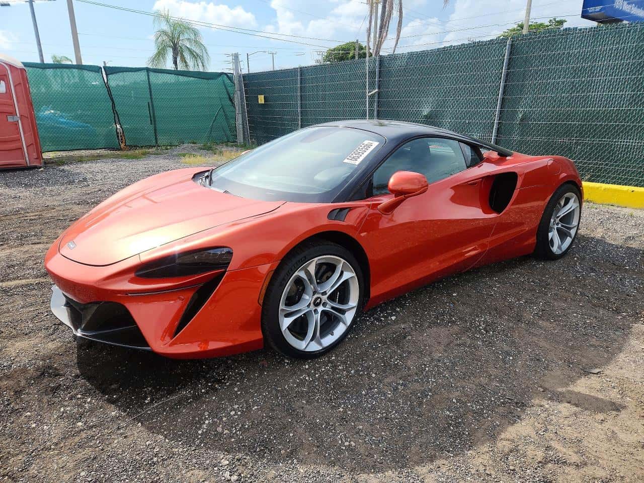 2023 McLaren Artura — lot COPART #66393556, Daune Minore