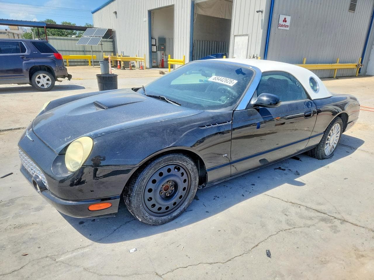 2004 Ford Thunderbird — lot COPART #65442626, Daune Minore
