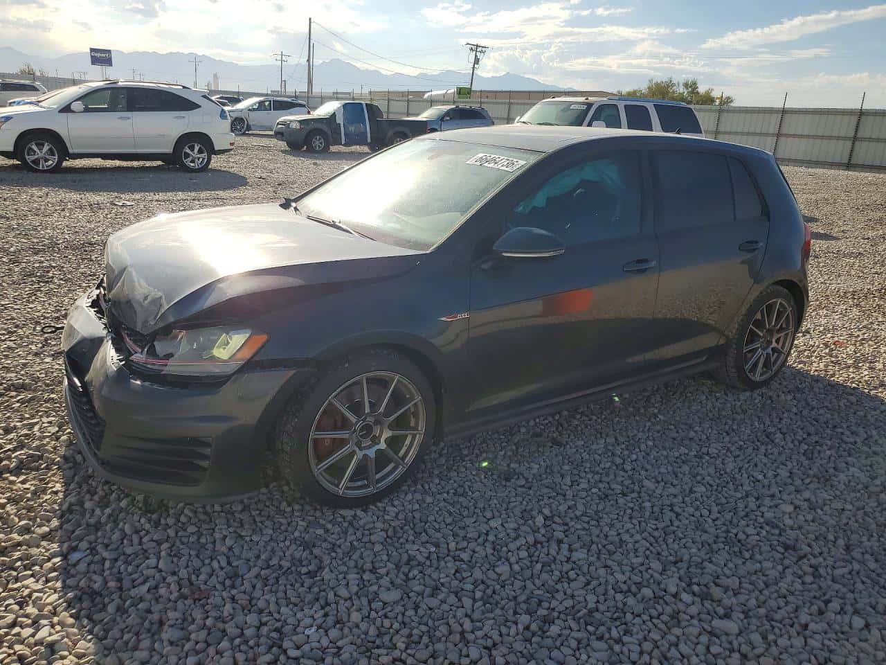 2016 Volkswagen GTI — lot COPART #66464736, Avariat Față