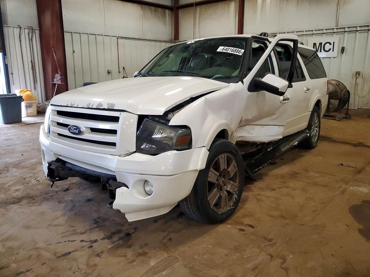 2010 Ford Expedition — lot COPART #64016886, Avariat Lateral