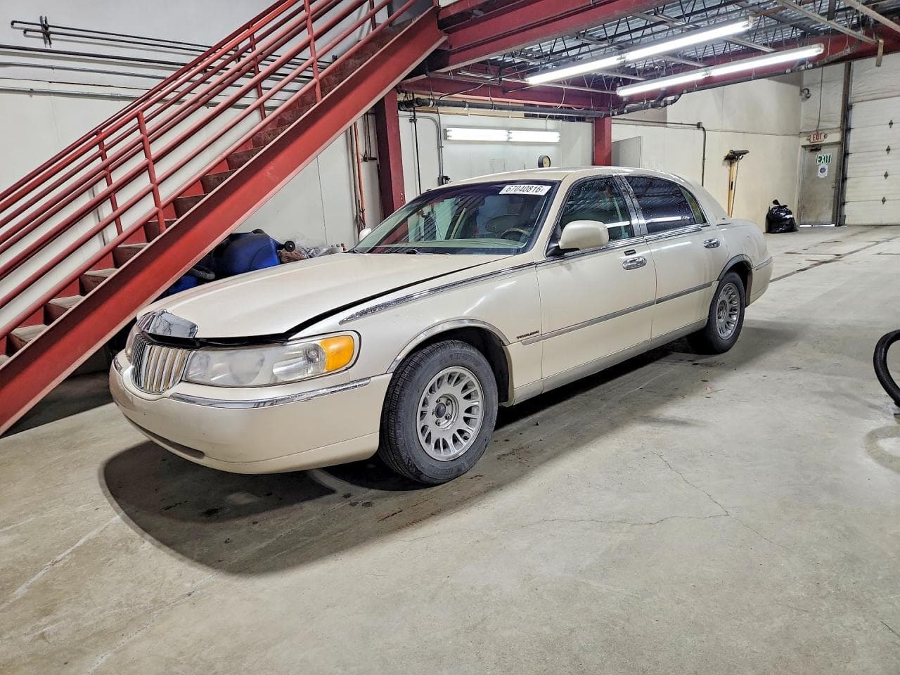 2000 Lincoln Town — lot COPART #67040816, Daune Minore