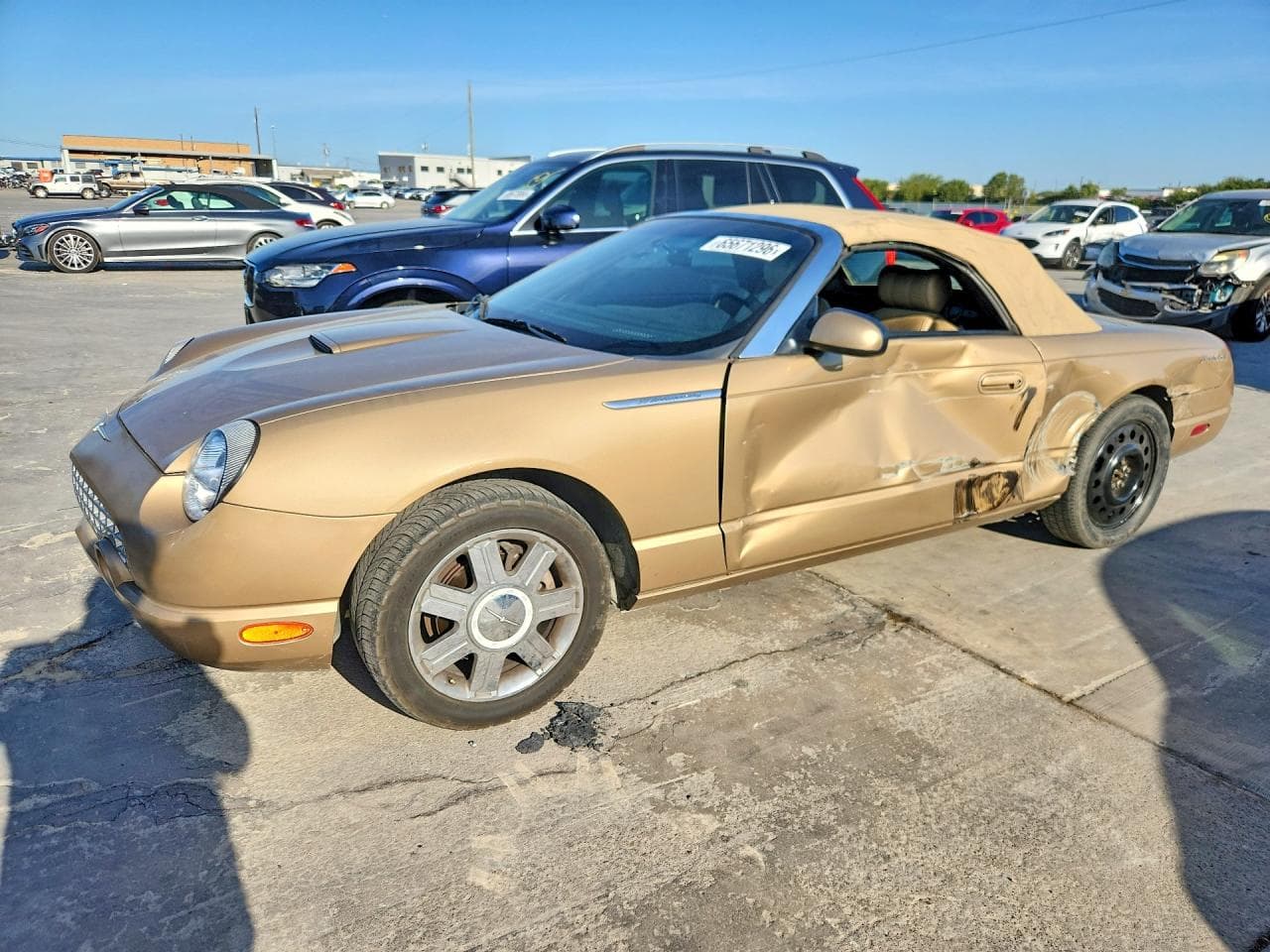 2005 Ford Thunderbird — lot COPART #65671296, Inundație