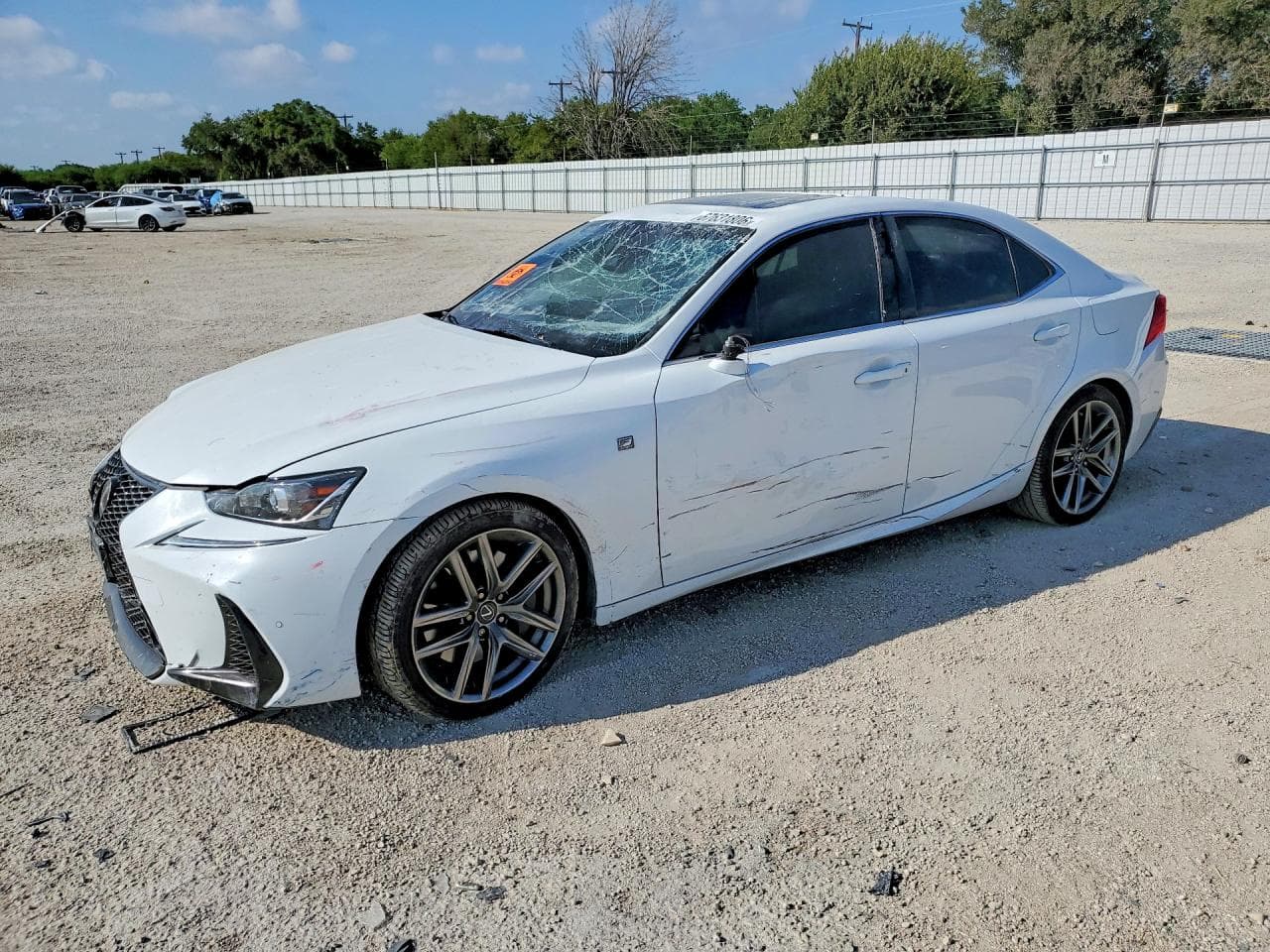 2019 Lexus IS — lot COPART #67631806, Avariat Față