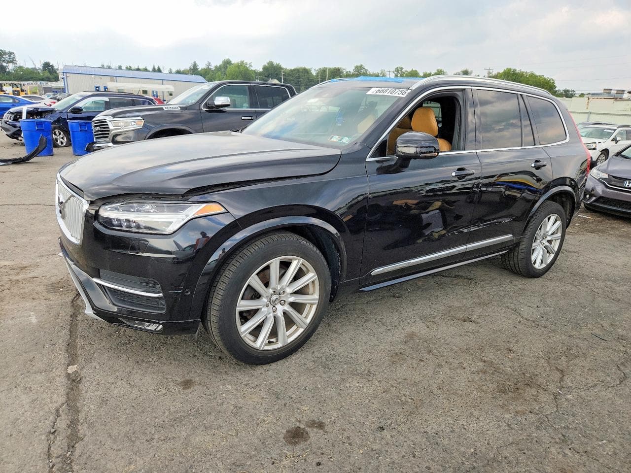 2016 Volvo XC90 — lot COPART #66810756, Inundație