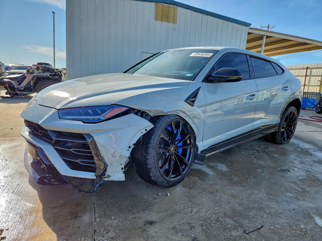 2021 Lamborghini Urus — lot COPART #93549285, Avariat Față
